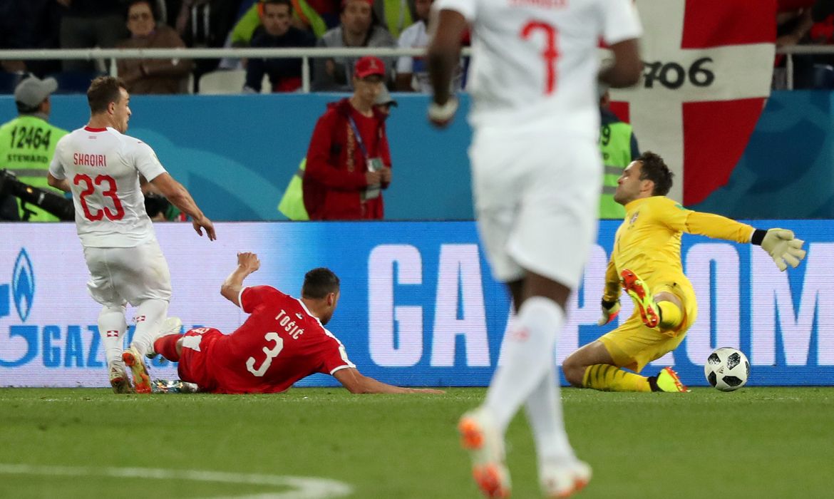 Copa 2018: Sérvia e Suíça. Xherdan Shaqiri, da Suíça, marca o segundo gol da equipe.