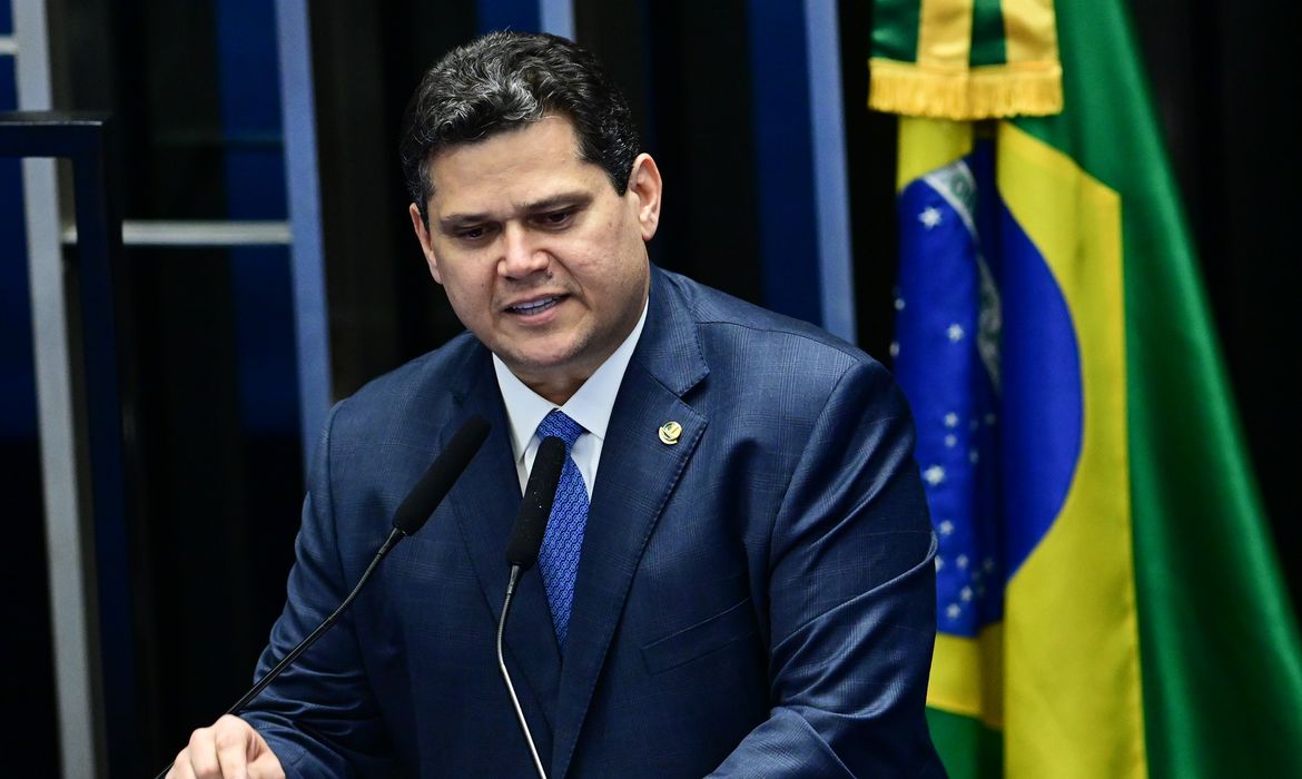 Senador Davi Alcolumbre (União-AP) no plenário do Senado Federal durante primeira reunião preparatória destinada à eleição do presidente do Senado Federal. 