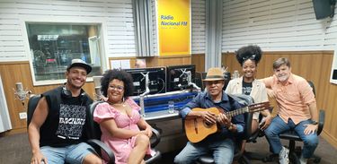 Dya Valdes e banda