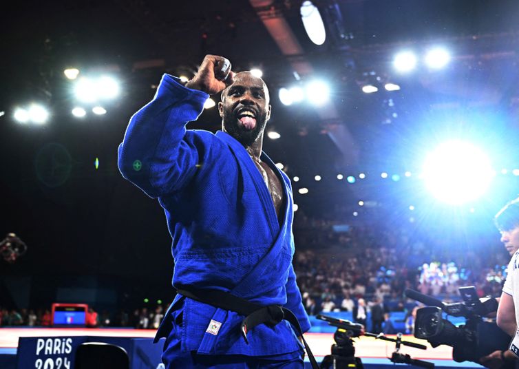 Paris 2024 Olympics - Judo - Mixed Team Final - Champ de Mars Arena, Paris, France - August 03, 2024. Teddy Riner of France reacts after they won their match against Japan. REUTERS/Arlette Bashizi TPX IMAGES OF THE DAY