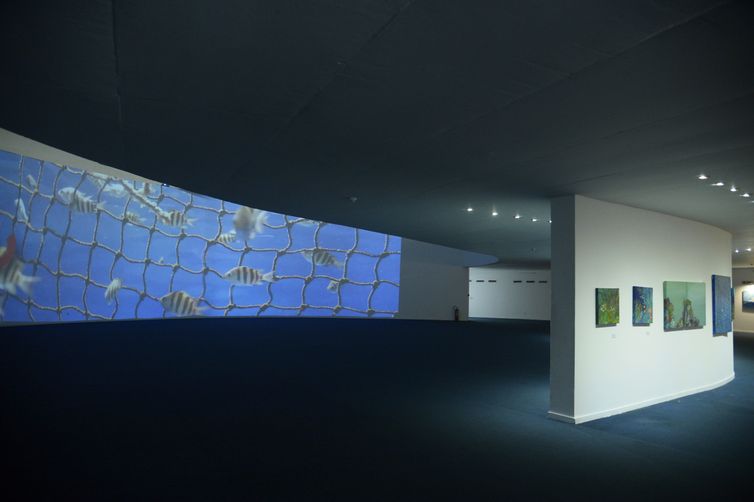 Exposição da artista visual Cris Duarte, Niterói na Década do Oceano, na cúpula do Caminho Niemeyer, em Niterói