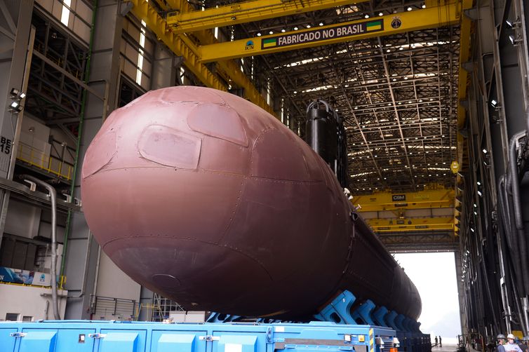 Tomaz Silva/Agência Brasil Marinha trabalha na construção do submarino Toneleiro no Complexo Naval e Industrial de Itaguaí (CNI)