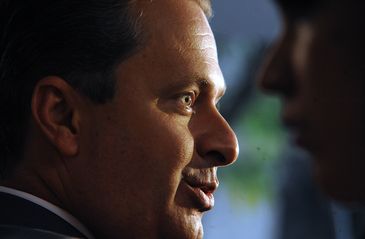 Morre o candidato à Presidência Eduardo Campos, 49 anos, em um acidente aéreo, em Santos (Elza Fiúza//Arquivo Agência Brasil)