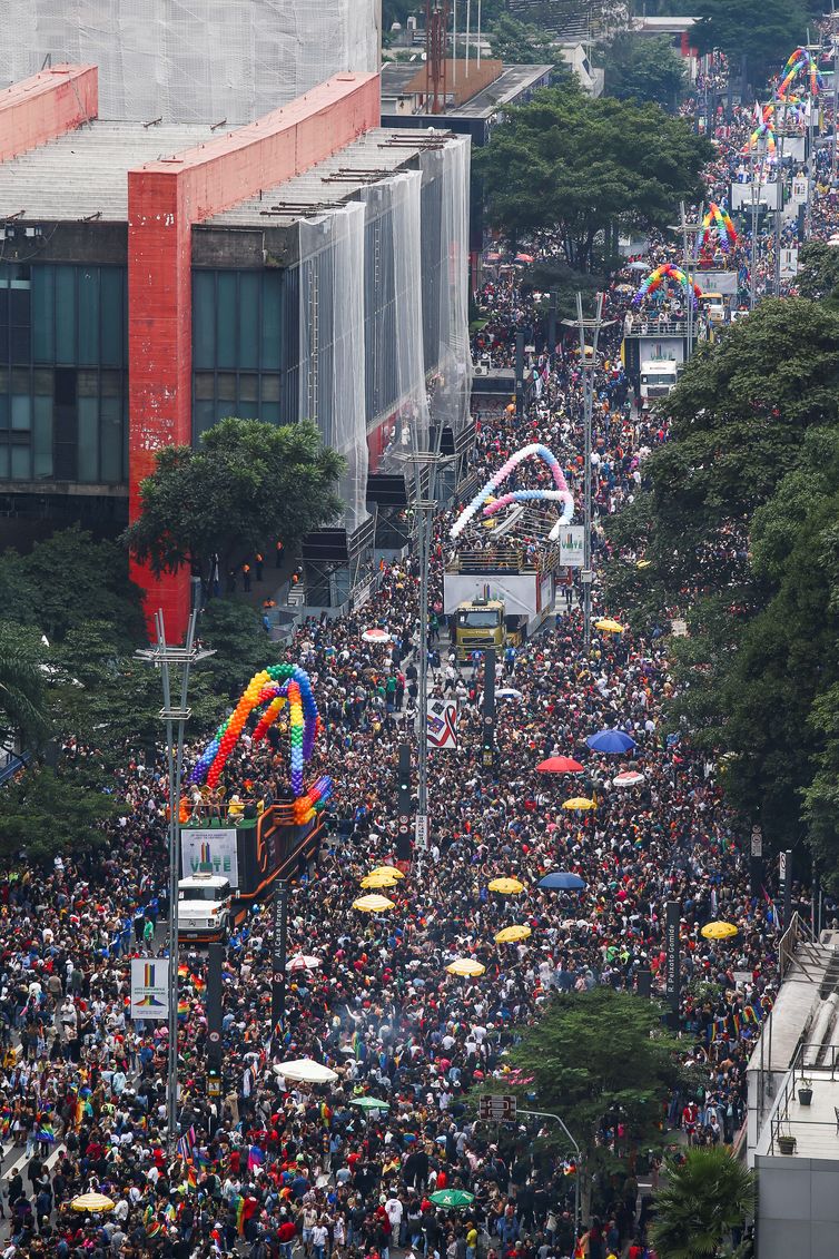Parada anual do Orgulho LGBTQ+, em São Paulo