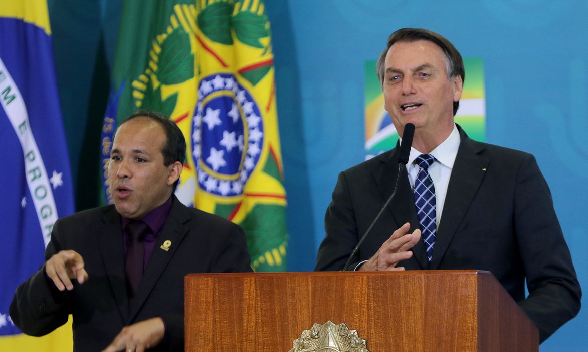 Presidente Jair Bolsonaro participa da Cerimônia de Comemoração ao Dia Internacional do Voluntariado.