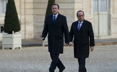 O primeiro-ministro britânico, David Cameron, e o presidente francês, François Hollande