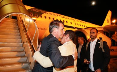 Presidente da República, Jair Bolsonaro, embarca para Davos, Suiça.