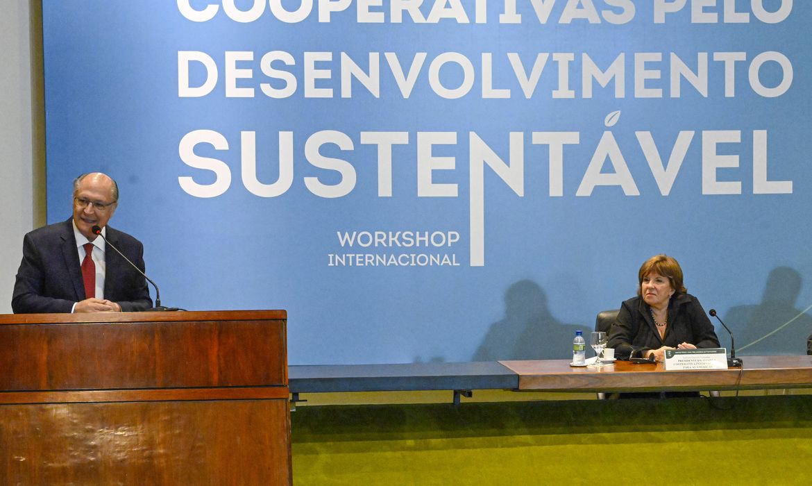 Brasília (DF) 17/07/2023 - O Presidente da República em Exercício Geraldo Alckmin durante Solenidade de Abertura do Workshop Internacional Cooperativas pelo Desenvolvimento Sustentável em Brasília. 
Foto:Cadu Gomes/VPR