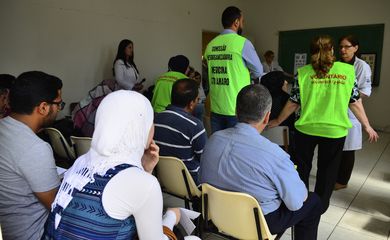São Paulo - Refugiados sírios recebem atendimento médico no Hospital da Universidade Santo Amaro. Tradutores da Federação das Associações Muçulmanas do Brasil ajudaram na comunicação (Rovena Roso/Agência Brasil)
