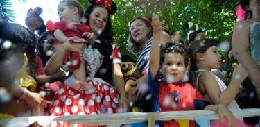 Crianças no carnaval 