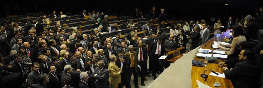 Plenáriod a Câmara dos Deputados. 24 de abril de 2012