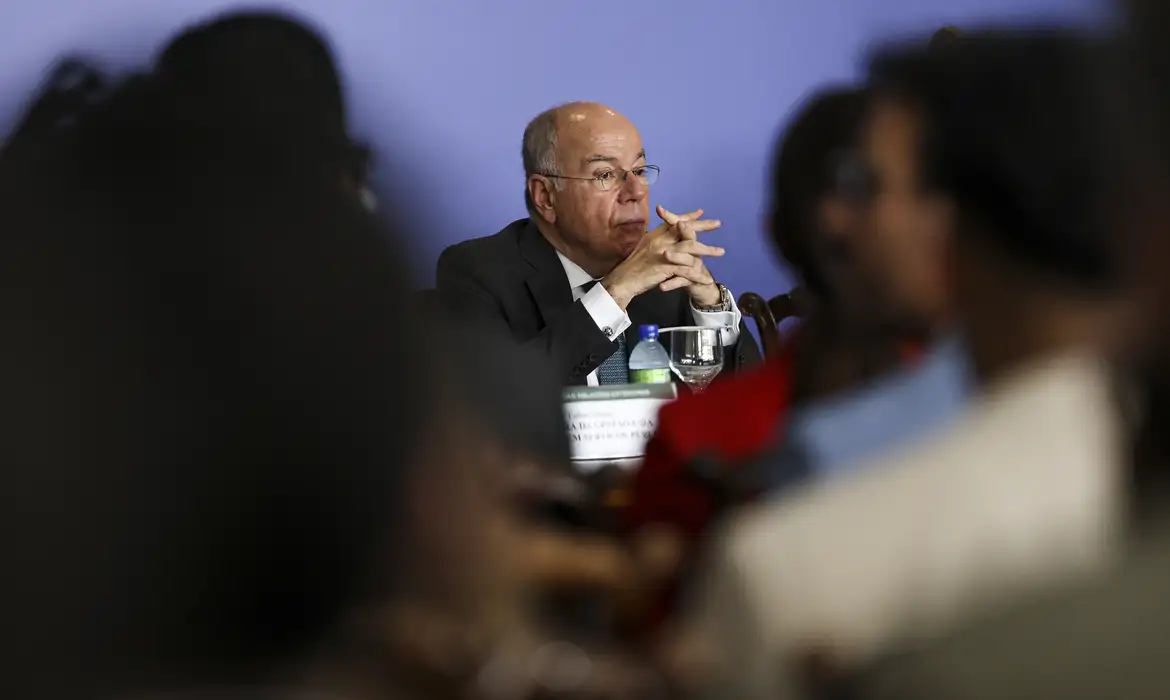 Brasília (DF), 04/12/2024 - O ministro de Relações Exteriores, Mauro Vieira, durante o lançamento do plano de ação do Minstério de Relações Exteriores para o Programa Federal de Ações Afirmativas. Foto: Marcelo Camargo/Agência Brasil