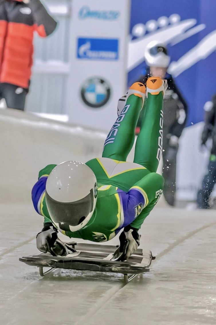 Nicole Silveira, primeira brasileira a competir no Mundial de Skeleton, em Altenberg (Alemanha).