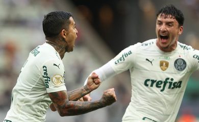 Palmeiras ganha no Ceará