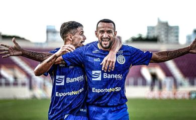 Recuperação. 
@adc_confianca
 volta a vencer na Série B e derrota 
@VilaNovaFC
 em casa por 1x0, com gol de Serginho.