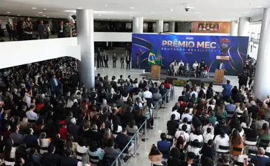 Brasília (DF) 11/08/2025 - Presidente da República, Luiz Inácio Lula da Silva, participa da cerimônia de entrega do Prêmio MEC da Educação Brasileira, no Palácio do Planalto. Foto: Valter Campanato/Agência Brasil