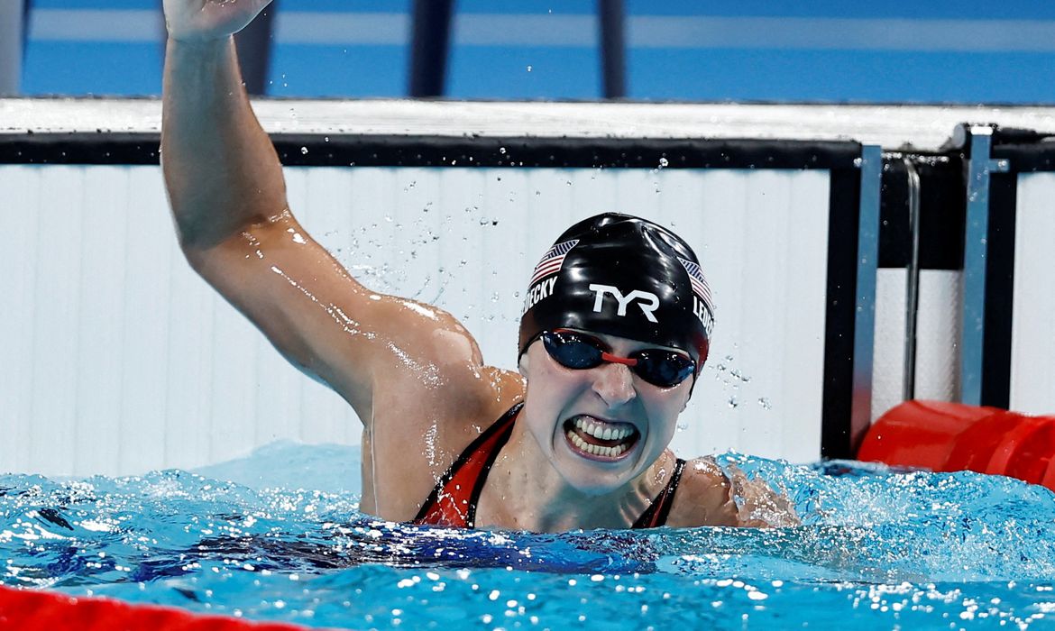 Katie Ledecky, dos EUA, comemora vitória nos 1500m livre nos Jogos de Paris
31/07/2024
REUTERS/Clodagh Kilcoyne