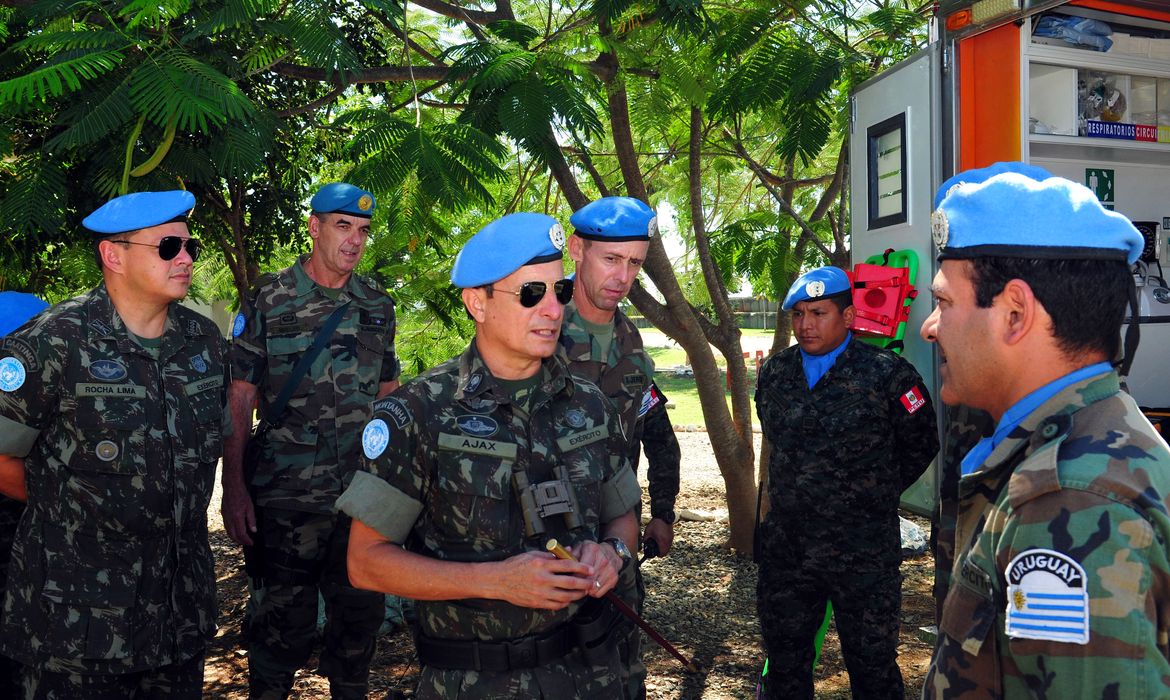 General brasileiro Ajax Porto Pinheiro, comandante da Minustah no Haiti