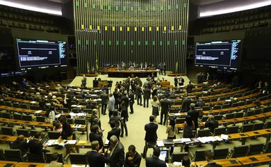 Brasília - Sessão plenária da Câmara destinada a votar medidas provisórias que trancam a pauta. Plenário inicia Ordem do Dia com votação da MP sobre concessões de rodovias (Fabio Rodrigues Pozzebom/Agência Brasil)