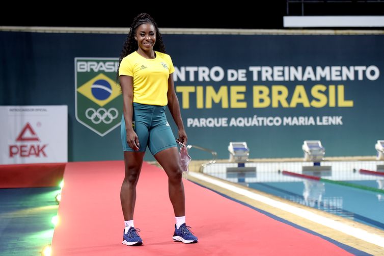 Rosângela Santos, atletismo, desfile de uniformes, Tóquio 2020, olimpíada, time brasil, apresentação