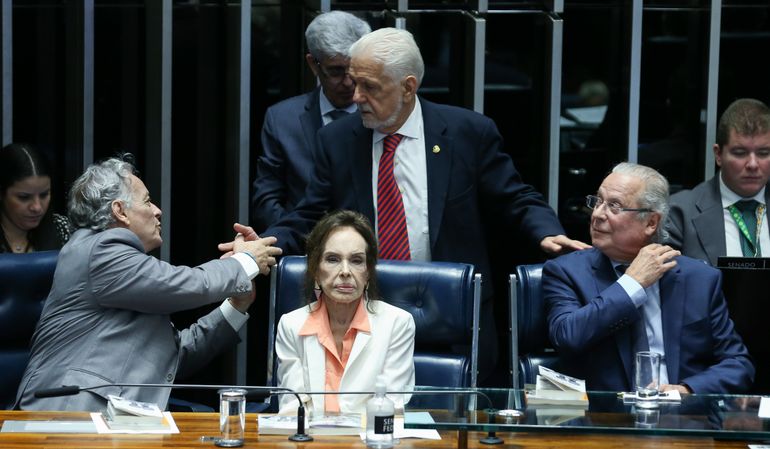Brasília (DF) 02-04-2024  Sessão especial para celebrar a democracia brasileira. Ex-ministro José Dirceu, Maria Thereza Fontella Goulart e seu filho, João Goulart filho. Foto Lula Marques/ Agência Brasil