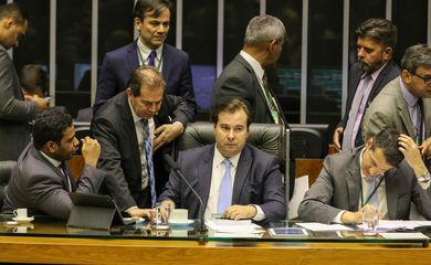 O presidente da Câmara dos Deputados, Rodrigo Maia, durante sessão no plenário, que analisa o PL 5029/2019 que modifica lei dos partidos e regras eleitorais.