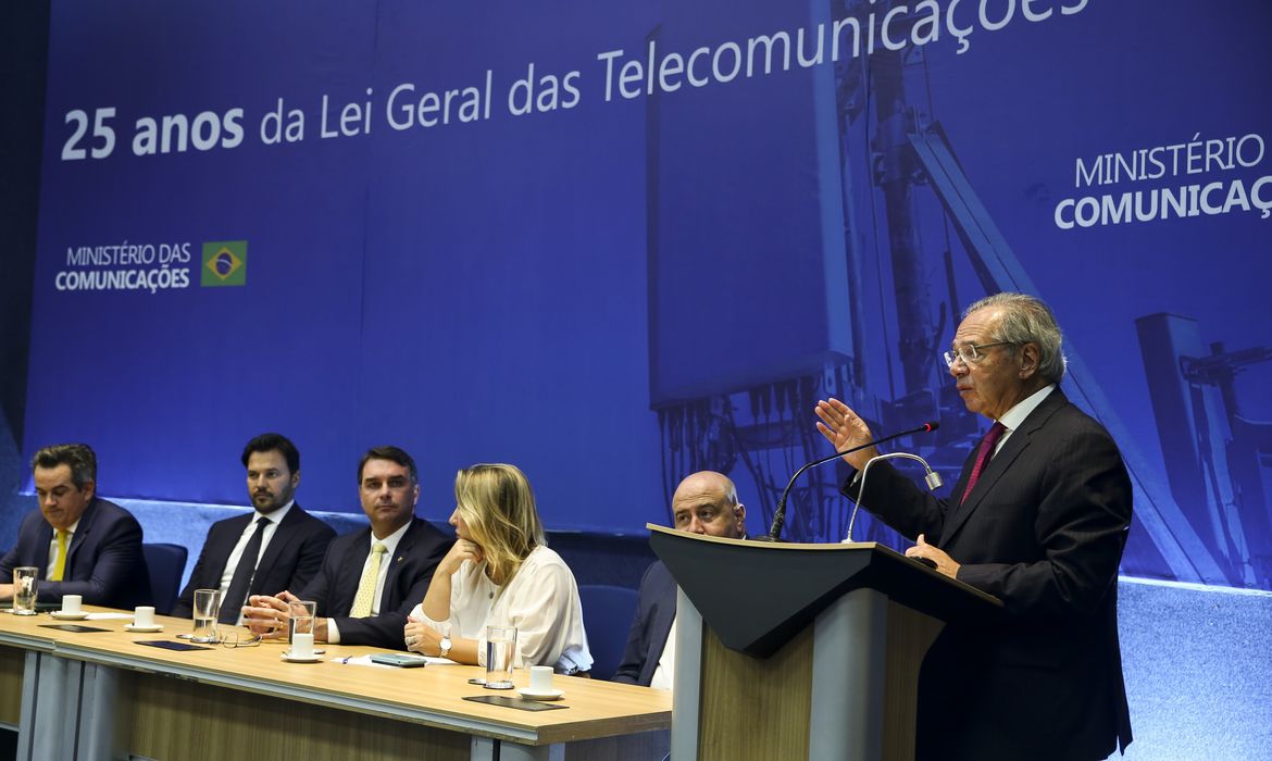 O ministro da Economia, Paulo Guedes,participa de evento comemorativo dos 25 anos da Lei Geral de Telecomunicações