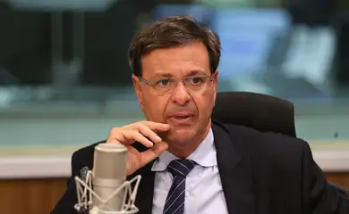 O ministro do Turismo, Gilson Machado Neto, é entrevistado no programa A Voz do Brasil.