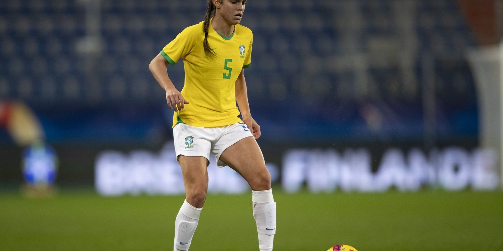 Ana Vitória - seleção brasileira - meia