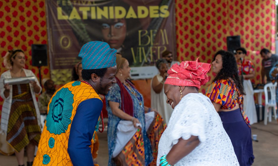 Brasília, DF 09/07/2023 Show da Mestre Martinha do Coco na Gira de conversa no encerramento do Festival Latinidades. Foto: Fabio Rodrigues-Pozzebom