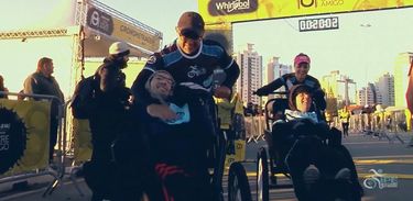 Pessoas com deficiência participam de corrida organizada pelo Instituto Ipê