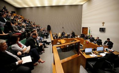 Superior Tribunal de Justiçal durante sessão para julgar o apelo do ex-presidente Luiz Inácio Lula da Silva, em Brasília.