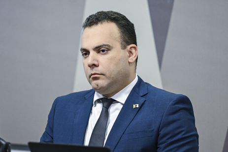 Comissão de Constituição, Justiça e Cidadania (CCJ) promove audiência pública interativa destinada a instruir o Projeto de Lei 5.582/2025, que estabelece o marco legal do combate ao crime organizado, definindo novas regras penais e processuais para enfrentar estruturas criminosas complexas, e atualiza dispositivos do Código Penal, da Lei de Execução Penal e de normas especiais que tratam de organizações criminosas.À mesa, secretário executivo do Conselho Nacional de Secretários de Segurança Pública (Consesp), Thiago Frederico de Souza Costa.Foto: Edilson Rodrigues/Agência Senado