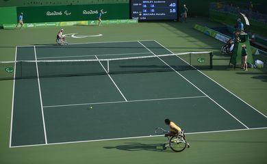 Rio de Janeiro - A brasileira Natalia Mayara perde por dois sets a zero para britânica Jordanne Whiley na segunda rodada do tênis em cadeira de rodas nos Jogos Paralímpicos Rio 2016.  (Fernando Frazão/Agência Brasil)