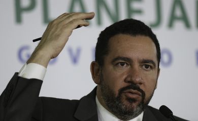 Brasília - Ministro do Planejamento, Dyogo Oliveira, durante coletiva onde falou sobre a modificativa da proposta de orçamento de 2018, que será enviada ao Congresso Nacional (Fabio Rodrigues Pozzebom/Agência Brasil)
