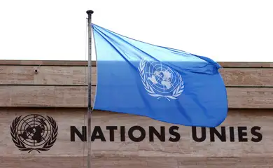 Bandeira da ONU hasteada durante evento do Conselho dos Direitos Humanos na sede da organização em Geneva, Suíça
27/02/2023. Foto: REUTERS/Denis Balibouse