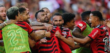 Flamengo 5 x 0 Athletico Paranaense
