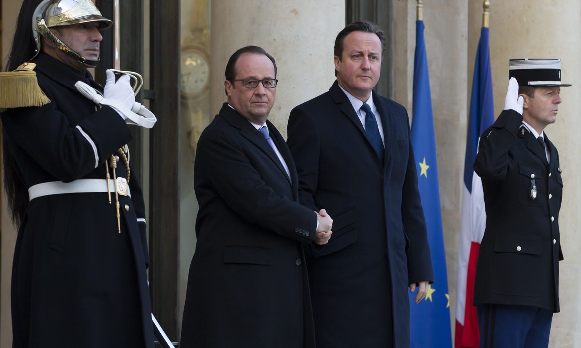 O presidente francês, François Hollande, e o primeiro-ministro britânico, David Cameron