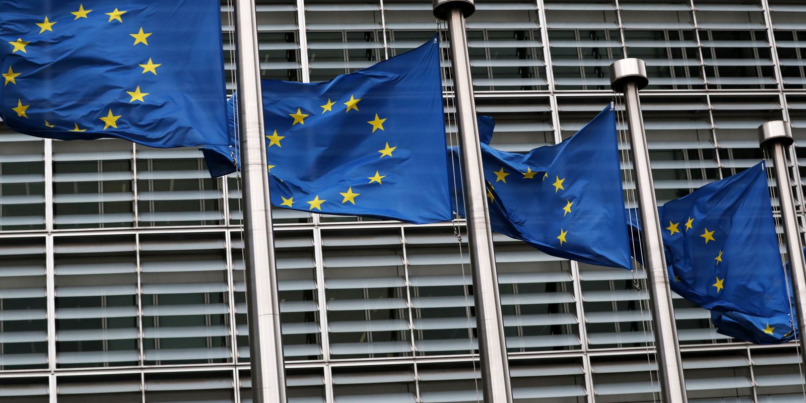 Comissão Europeia propõe taxa única de imposto para multinacionais