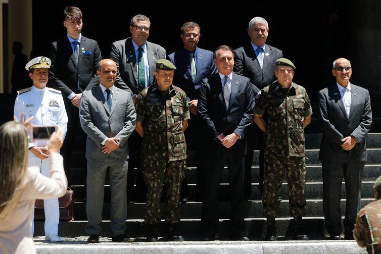  O presidente Jair Bolsonaro chega a Escola de Comando e Estado-Maior do Exército (ECEME), na Urca