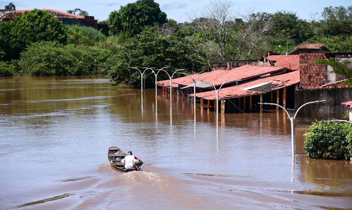 Twitter do Governador do Maranhão Trizidela do Vale sofre enchentes após fortes chuvas