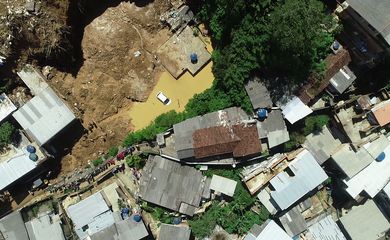 Imagens de drone das áreas de deslizamento de encosta em Petrópolis, em decorrência das fortes chuvas que atingiram a região serrana do Rio de Janeiro