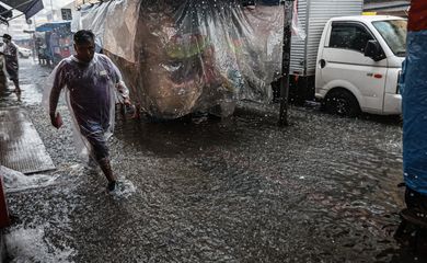 São Paulo (SP), 18/02/2025 - Calor de 35ºC e chuva forte a tarde no centro de São Paulo. Foto: Paulo Pinto/Agência Brasil