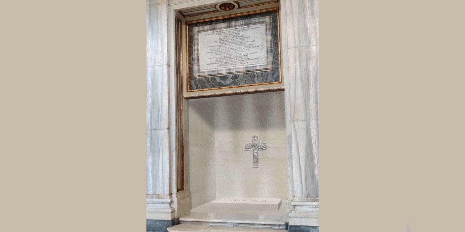 Túmulo do papa foi feito com pedra da região de seus avós, na Itália