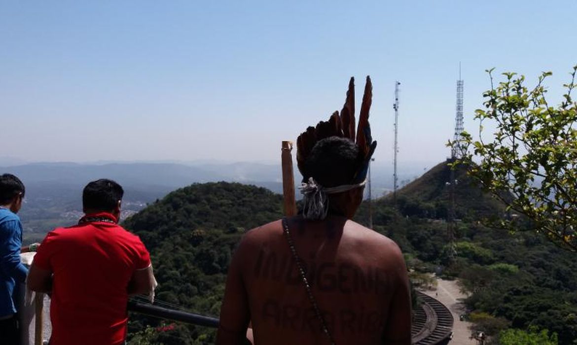  São Paulo - Índios ocuparam quarta-feira as torres de transmissão do Parque Jaraguá (Daniel Mello/Agência Brasil)