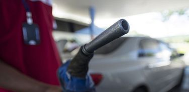 Saiba o que os postos de gasolina podem ou não cobrar no aumento
