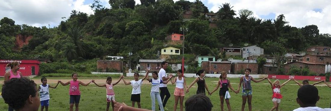 Recife - Crianças participam de projeto no Instituto Alberto de Moura
