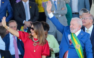 Brasília, 07/09/2023 O presidente Luiz Inácio Lula da Silva, acompanhado da primeira-dama, Janja Lula da Silva e de vários ministros, participa do Desfile de 7 De Setembro no Eixo Monumental em Brasília Foto:  Fabio Rodrigues-Pozzebom/ Agência