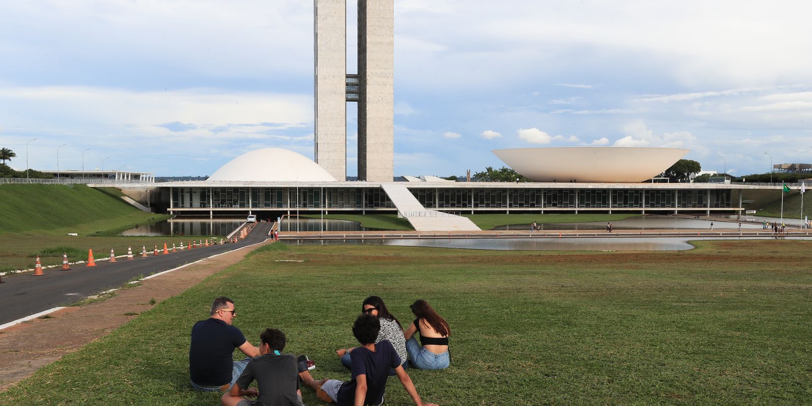 Senado cria comissão para tratar de tarifas com Congresso dos EUA Senado cria comissão para tratar de tarifas com Congresso dos EUA