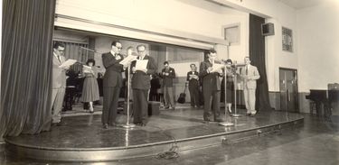 VIGESIMO ANIVERSARIO DA Rádio NACIONAL EM 08 DE 1956: PAULO GRACINDO ENSAIO ATORES